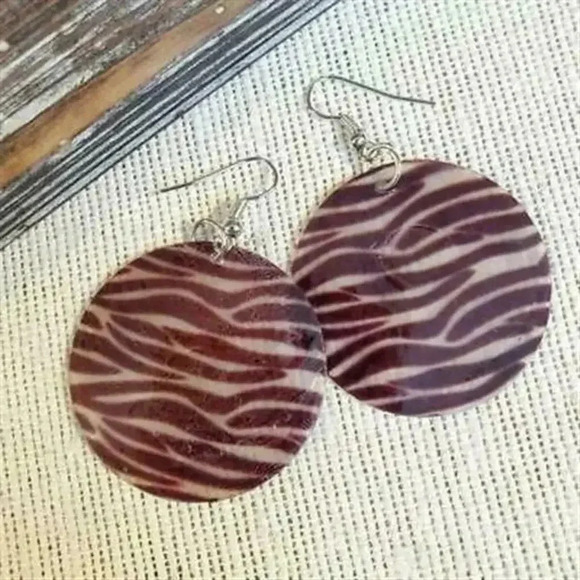 Capiz Shell Earrings Zebra Animal Print Handmade - Picture 1 of 2